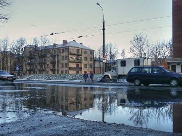 Патоп на вуліцы ак. Паўлава. Фота Сержука Серабро