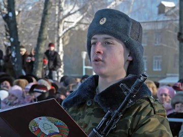 Віцебскіе дэсантнікі прымаюць прысягу. Фота Сержука Серабро