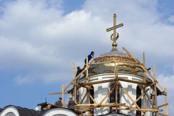 Абшыўка купала Дабравешчанскай царквы блхяй з нітрыд-тытанавым пакрыццём. фота Сержука Серабро