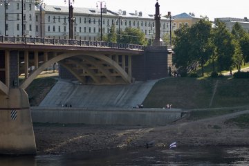 Мірон ушанаваў Васіля Быкава. Фота Сержука Серабро