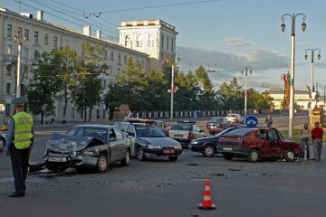 Аўтамабільная аварыя на вул. Кірава. Віцебск. Фота Сержука Серабро