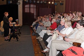 Вечарына памяці народнага пісьменніка Беларусі Васіля Быкава. Фота Сержука Серабро