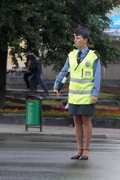 Девушки-регулировщицы ГАИ. Витебск. Фото Сергея Серебро