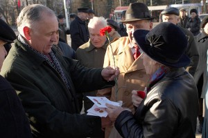 В Витебске празднуют 91-ю годовщину октябрьского переворота. Фото Сергея Серебро