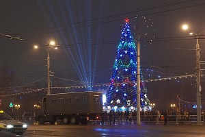 Урачыстасць запальвання агнёў галоўнай навагодняй ёлкі Віцебска. Фота Сержука Серабро