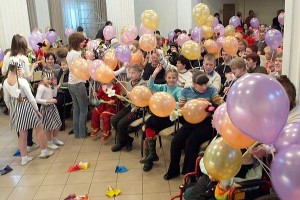 Концерт для детей-инвалидов «Подари улыбку детям». Витебск. Фото Сергея Серебро