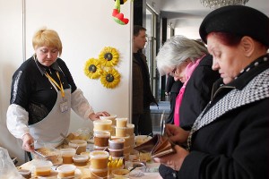 Ярмарка мёда в Витебске. Фото Сергея Серебро