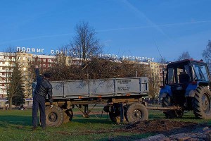 Знішчэнне сквера на плошчы Перамогі ў Віцебску. Фота Сержука Серабро