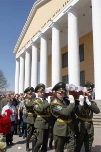 Развітанне з Фёдарам Шмакавым. Фота Сержука Серабро