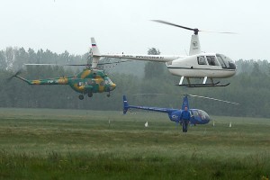 Под Витебском прошли соревнования по вертолетному спорту. Фото Сергея Серебро