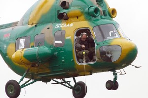 Под Витебском прошли соревнования по вертолетному спорту. Фото Сергея Серебро