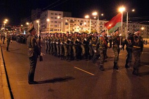 Рэпетыцыя святочнага параду ў Віцебску. Фот Сержука Серабро