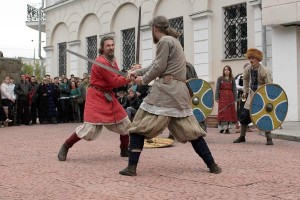 Паказальныя выступленні клуба гістарычнай рэканструкцыі “Варгенторн”. Фота Сержука Серабро