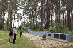 Месца пахавання растраляных вязняў Глыбоцкай турмы. Мікалаева, Шумілінкскі раён. Фота Сержука Серабро