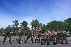 День десантника в 103-й гвардейской мобильной бригаде. Витебск. Фото Сергея Серебро