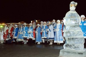 ь/2009   19:51 В Витебске сегодня зажгли огни на главной городской елке. Фото Сергея Серебро