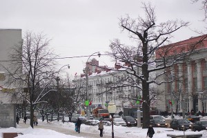 Святочны Віцебск пад бел-чырвона-белымі сцягамі. Фота Сержука Серабро