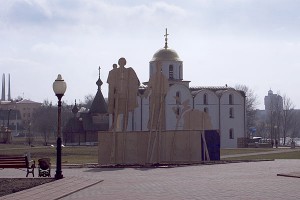 Фанерный Александр Невский. Фото Сергея Серебро