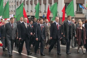 Урачыстае шэсце 9 траўня ў Віцебску. Фота Сержука Серабро