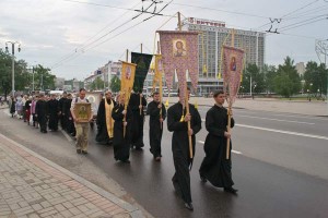 З Віцебска ў Полацк рушыў хрэсны ход. Фота Сержука Серабро