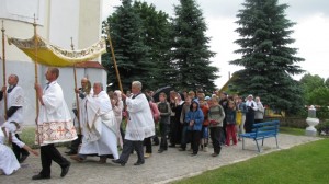 Удзельская парафія адсвяткавала ўрачыстасць у гонар св. Антонія Падуанскага. Фота Марыны Сінкевіч