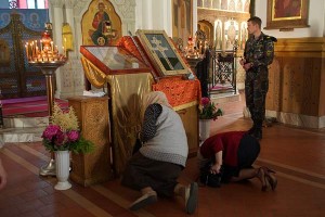 Крыж Еўфрасінні Полацкай адпраўляецца з Віцебска ў Полацк. Фота Сержука Серабро