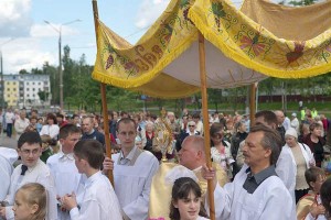 Працэсія  Божага  Цела ў Віцебску. Фота Сержука Серабро