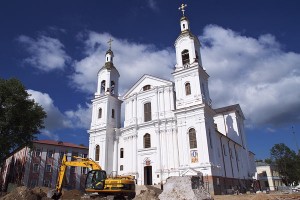 На Успенскай горцы дэмантавалі крыж Еўфрасінні Полацкай. Фота Сержука Серабро