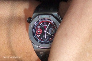 Часы Антонова Audemars Piguet Royal Oak Offshore Alinghi Polaris стоят 22 000 долларов. Фото Сергея Серебро