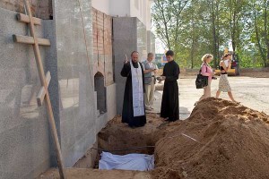 У Віцебску перазахавалі парэшткі людзей, знойдзеныя на Успенскай горцы. Фот Сержука Серабро