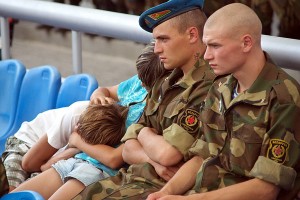 В Витебске началось празднование 80-летия ВДВ. Фото Сергея Серебро