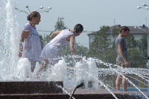 Витебск побил температурный рекорд. Фото Сергея Серебро