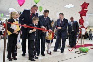 В витебском микрорайоне Билево открылась новая школа. Фото Сергея Серебро