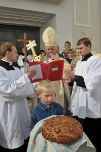 У Расонах адчыніўся новы касцёл. Фота: брат Карнэлій Консэк