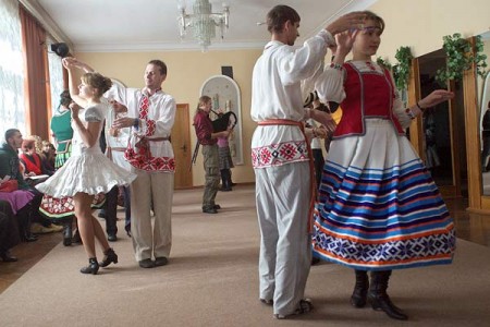 У “Ляльцы” прайшоў майстар-клас па народых танцах. Фота Сержука Серабро