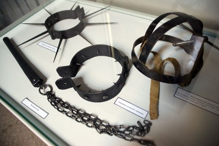 В витебском краеведческом музее открылась камера пыток. Фото Сергея Серебро