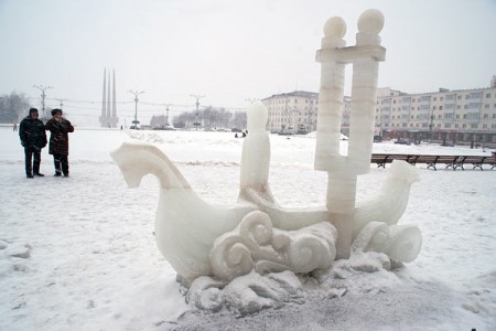 В Витебске прошел открытый конкурс ледяных фигур. Фото Сергея Серебро