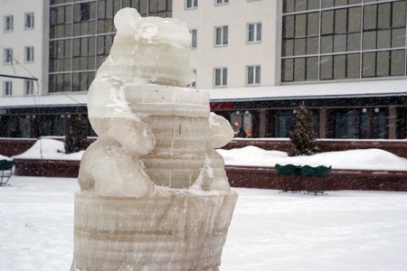 В Витебске прошел открытый конкурс ледяных фигур. Фото Сергея Серебро