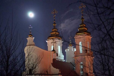 Суперпоўня над Віцебскам. Фота Сержука Серабро