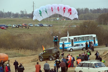 Автокросс памяти Миная Шмырева стартовал в Витебске. Фото Сергея Серебро