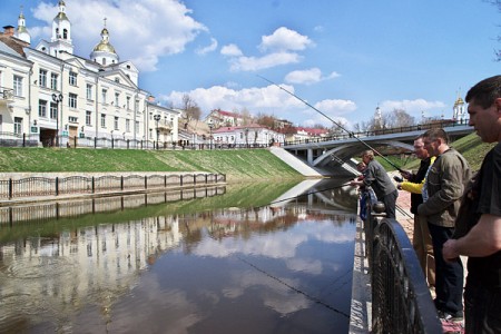 Рыбакі адкрылі сезон на Віцьбе. Фота Сержука Серабро