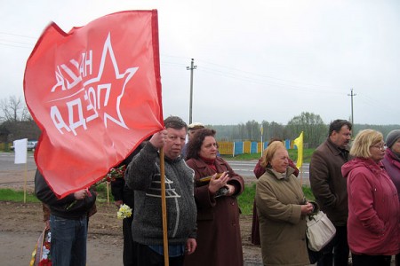 В Витебском районе накануне Дня Победы перезахоронили останки шести советских солдат. Фото Натальи Партолиной