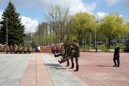 Демонстрация в честь 66-й годовщины Великой Победы в Витебске. Фото Сергея Серебро