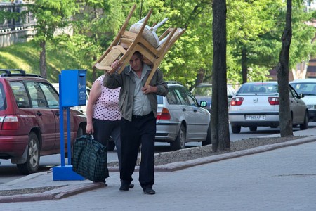 Витебляне опустошают магазины бытовой техники и мебели. Фото Серегя Серебро