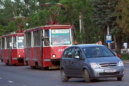 В Витебске такси протаранило автомобиль с девушкой и ребенком. Фото Сергея Серебро