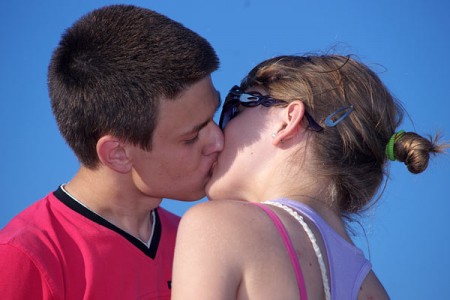 День поцелуев — Витебск продолжает флеш-мобить. Фото Сергея Серебро