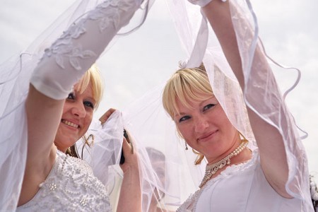 Парад невест в Витебске. Фото Сергея Серебро