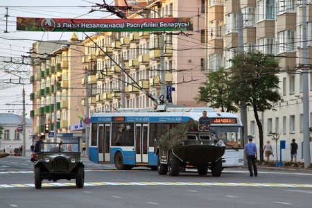 Рэпетыцыя 3 ліпеня: самаходная Брэсцкая крэпасць і палонныя немцы на вуліцах Віцебска. Фота Сержука Серабро