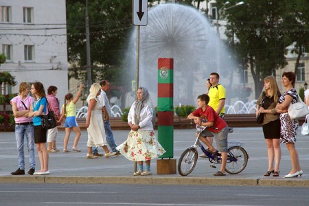 Рэпетыцыя 3 ліпеня: самаходная Брэсцкая крэпасць і палонныя немцы на вуліцах Віцебска. Фота Сержука Серабро