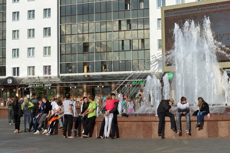 Віцебск. Плошча Перамогі. 19:00 3 ліпеня. Фота Сержука Серабро